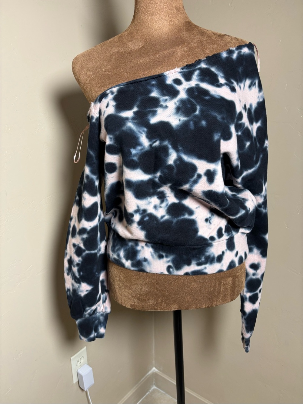 525 America Off-the-Shoulder Tie-Dye Sweater in Black & Light Pink